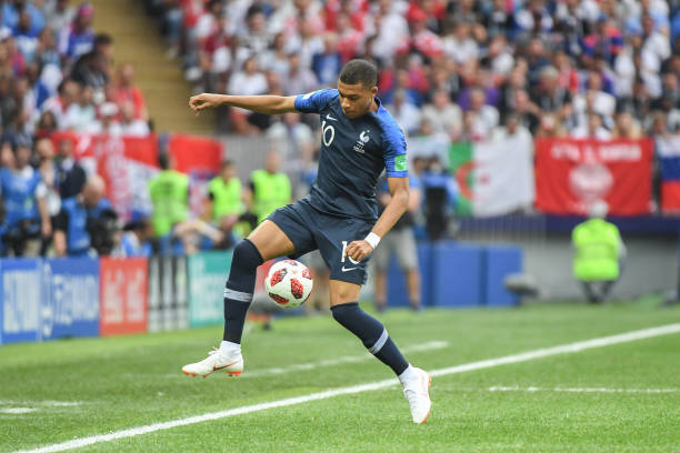 崭露头角 崭露头角